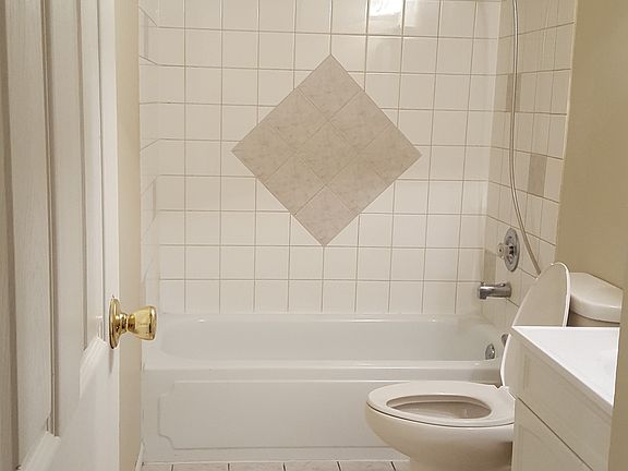 5th image of 270 Sioux Dr #Townhome