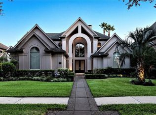 27 Lake Mist Dr, Sugar Land, TX 77479
