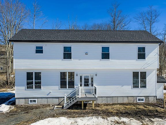 2nd image of 6 Maple Avenue