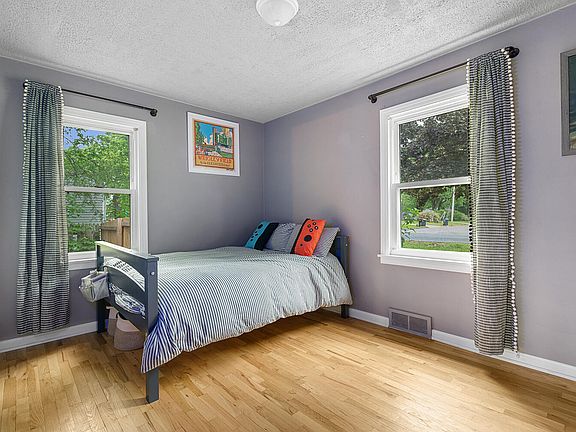 5th image of 4316 E Centre Ave