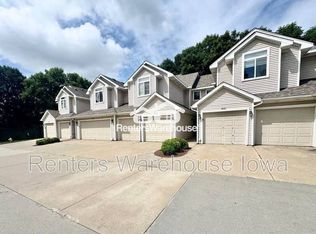6800 Ashworth Rd UNIT 403, West Des Moines, IA 50266