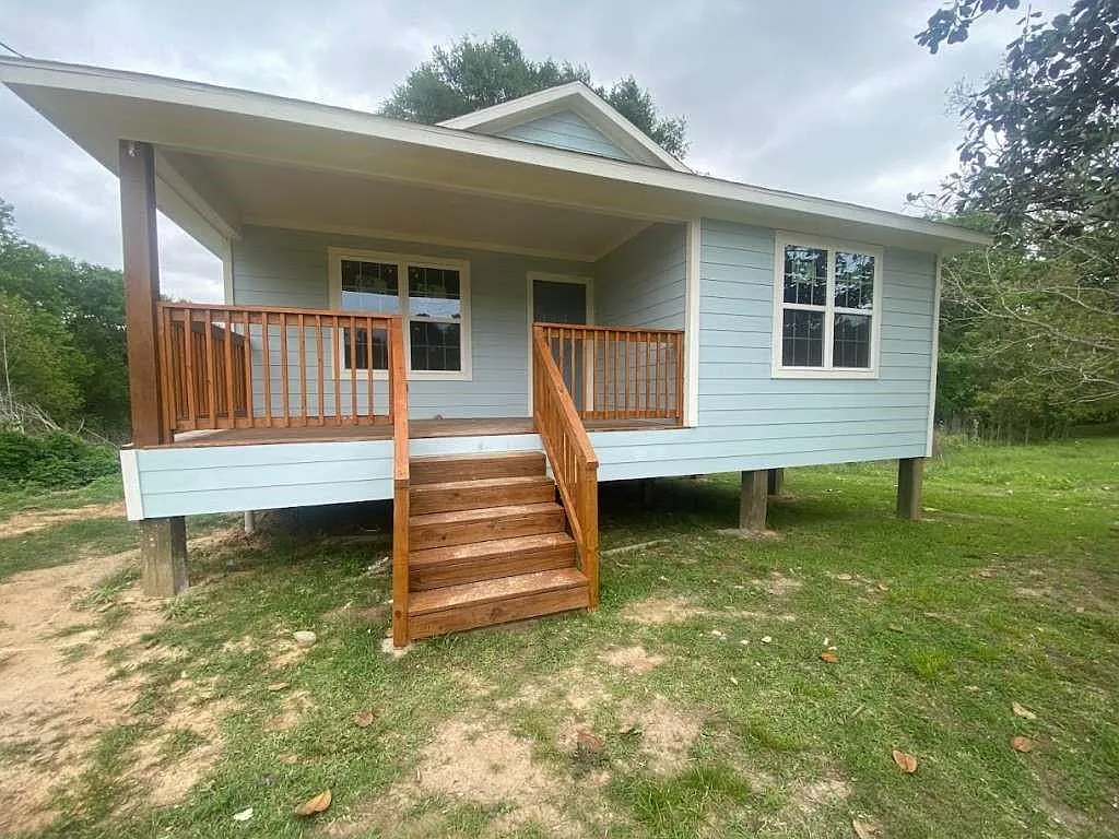3 bed, 2.0 bath, 1392 sqft, $1,799 — Photo 3