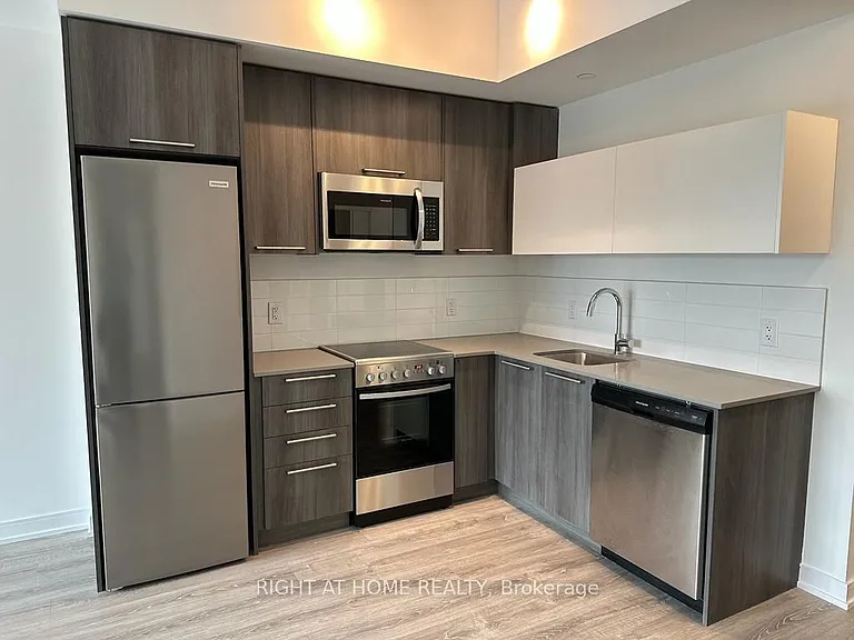 25 Neighbourhood Ln #403 — Photo 7