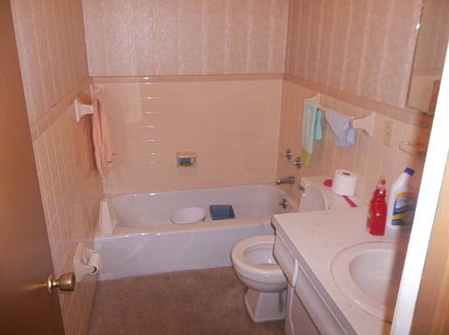 4th image of 1011 Lange St
