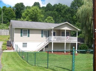 108 Helms St, Marion, VA 24354