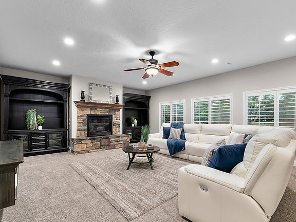 5th image of 292 E Clubview Ln