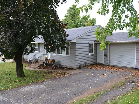 3rd image of 603 1st Ave NE