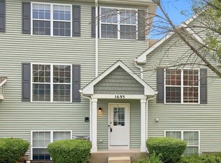 1693 W Turtle Creek Ln, Round Lake, IL 60073