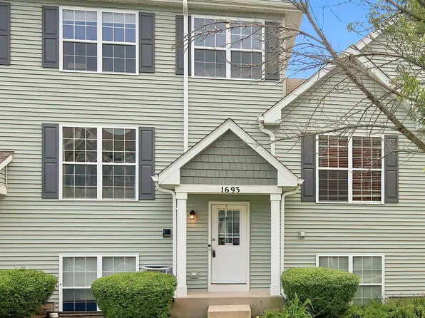 1693 W Turtle Creek Ln, Round Lake, IL 60073