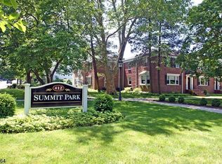 412 Morris Ave APT 52, Summit, NJ 07901