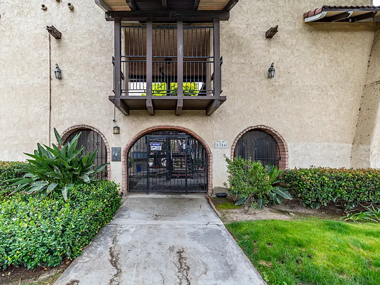 Glencrest Apartments — Photo 11
