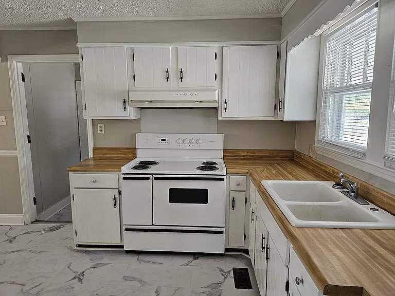 1804 State Highway 41 N #A — Photo 9