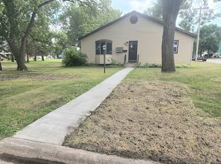 402 Park Ave NW, Cooperstown, ND 58425