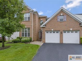 46 Andover Dr, Kendall Park, NJ 08824