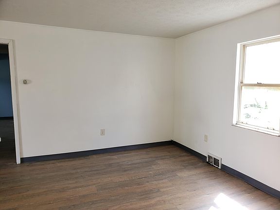 3rd image of 1246 Leishman Ave #F1