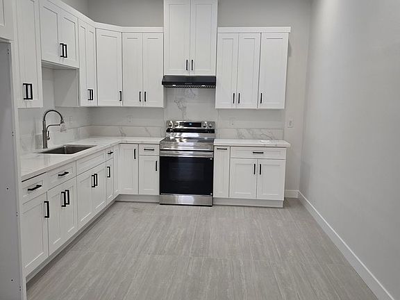 3rd image of 12681 Aristocrat Ave #2217D6506