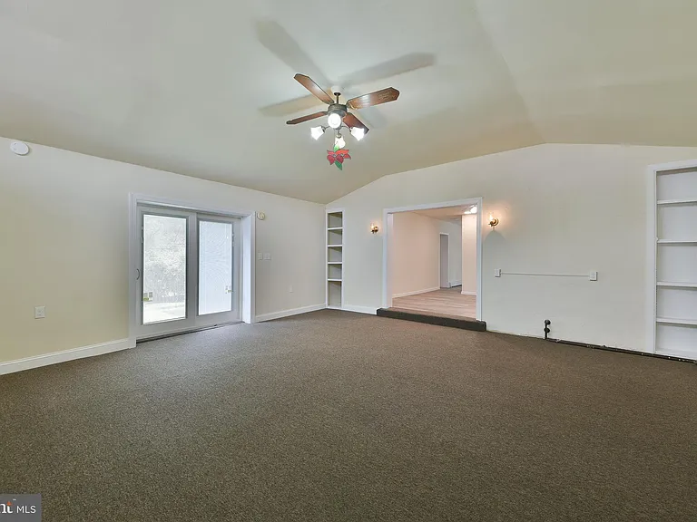 422 Willow Grove Ave — Photo 18