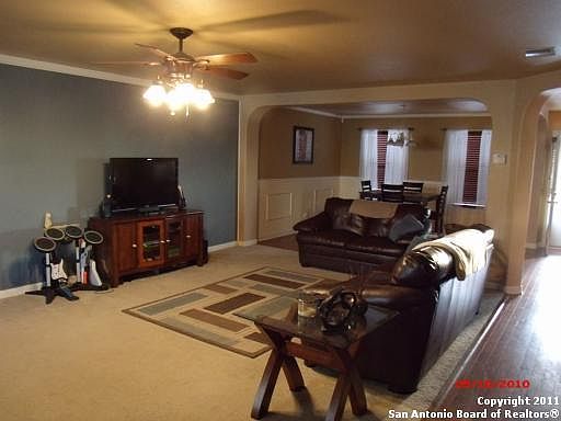 2nd image of 931 Magnolia Hl