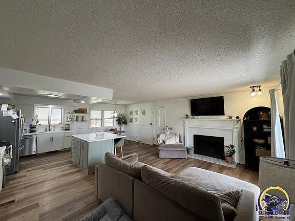 2nd image of 203 Pawnee Ave