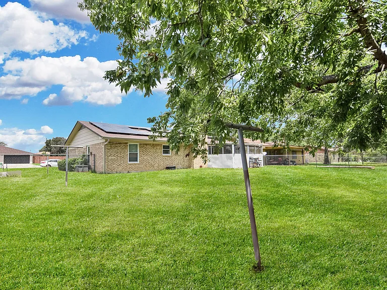 1804 Ruiz Dr — Photo 15