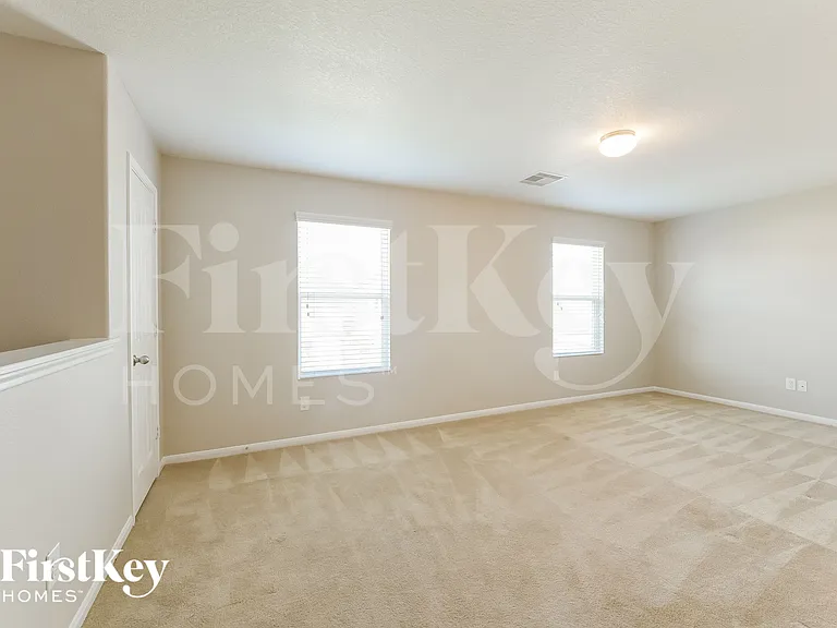 9909 Hyacinth Way — Photo 7