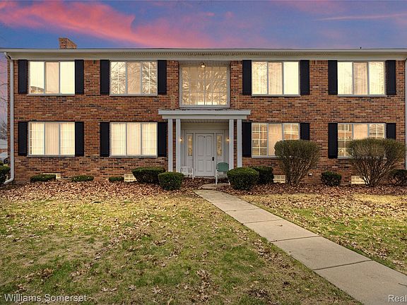 2nd image of 29484 Hoover Rd