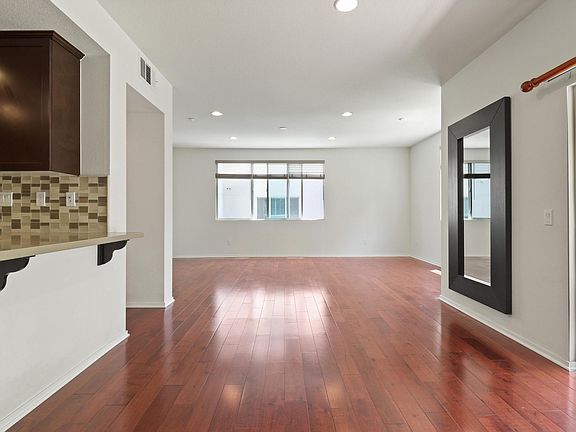 4th image of 12915 Park Pl Unit 203