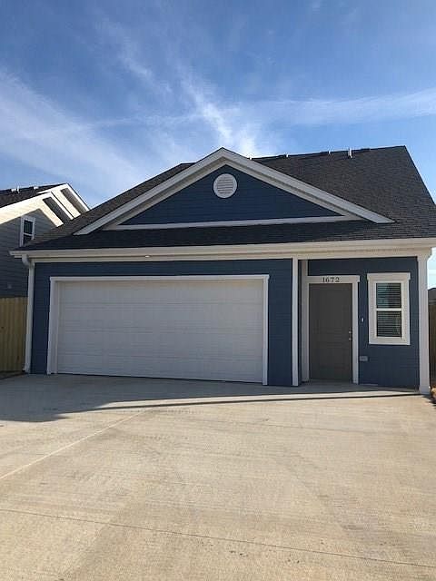 2nd image of 1672 N Izard Ln