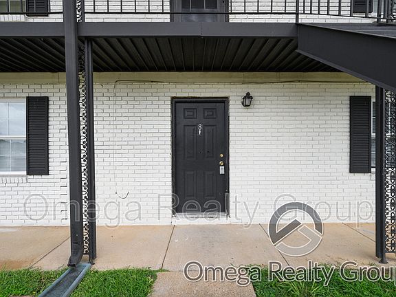4th image of 2711 18th Ave #8