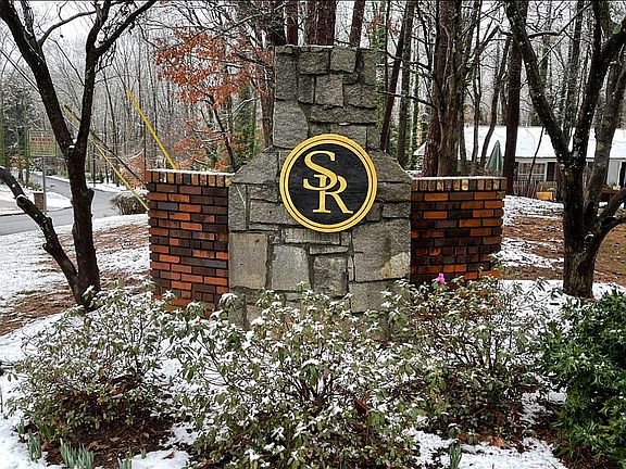 Smoke rise sign in front