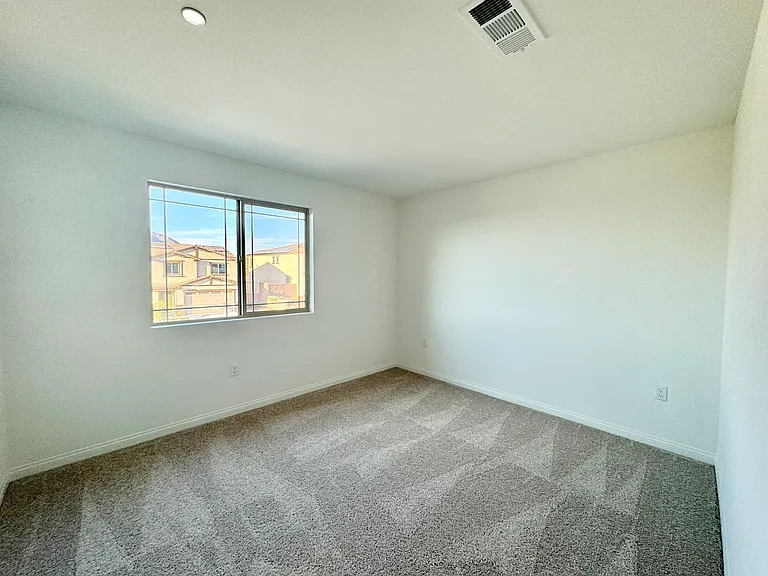 8477 Anthony St — Photo 26
