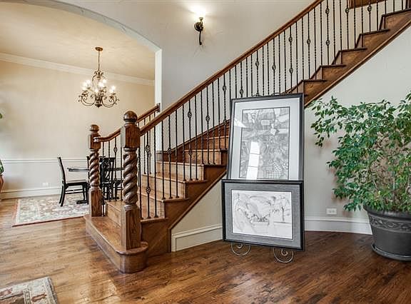 2nd image of 3647 Norwich Ln
