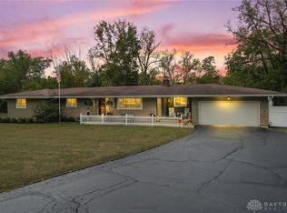 8249 Crestway Rd, Clayton, OH 45315