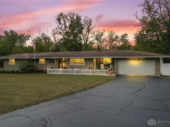 8249 Crestway Rd, Clayton, OH 45315