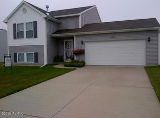 1684 S Park SE, Caledonia, MI 49316