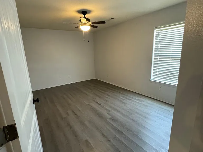4100 SW Chasestone Ave #B — Photo 12
