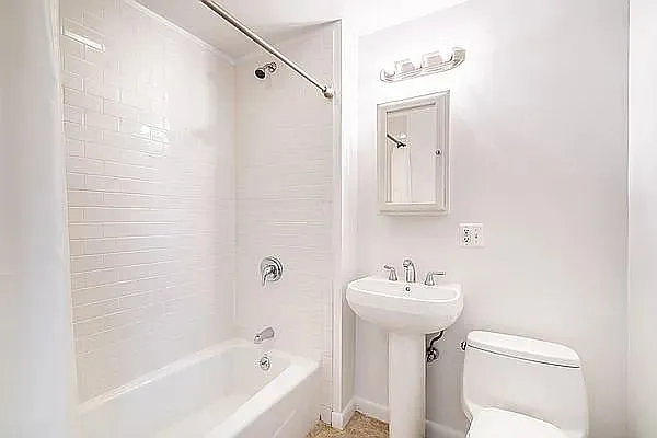 Rented by Realty Collective | media 20