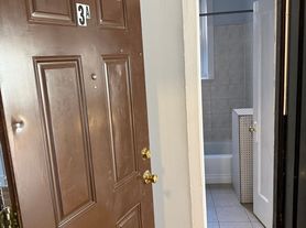 SPACIOUS 2 BEDROOM APARTMENTS AVAILABLE
