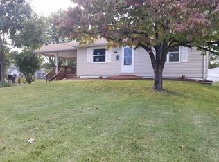 1935 Patterson Rd, Florissant, MO 63031