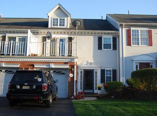 68 Sapphire Ln, Franklin Park, NJ 08823
