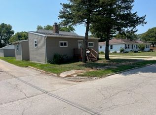 915 W Superior St, Ottawa, IL 61350