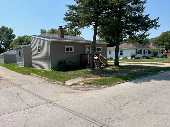 915 W Superior St, Ottawa, IL 61350