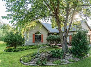 E11115 Wynsong Dr, Baraboo, WI 53913