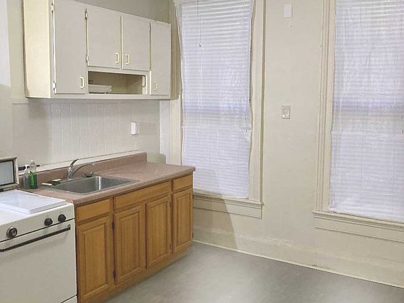3rd image of 10 Garden St #3