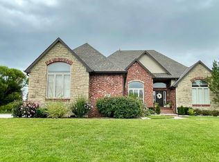 14101 E Castlewood Cir, Wichita, KS 67230