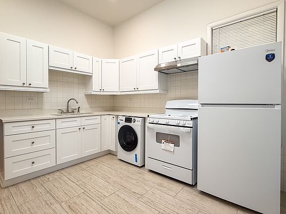 5th image of 4324 N Damen Ave #1