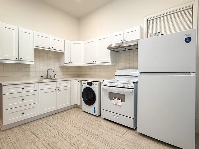 4324 N Damen Ave #1 — Photo 5