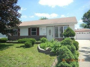 6881 Chestnut St, Hanover Park, IL 60133