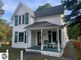 410 E Cayuga St, Bellaire, MI 49615