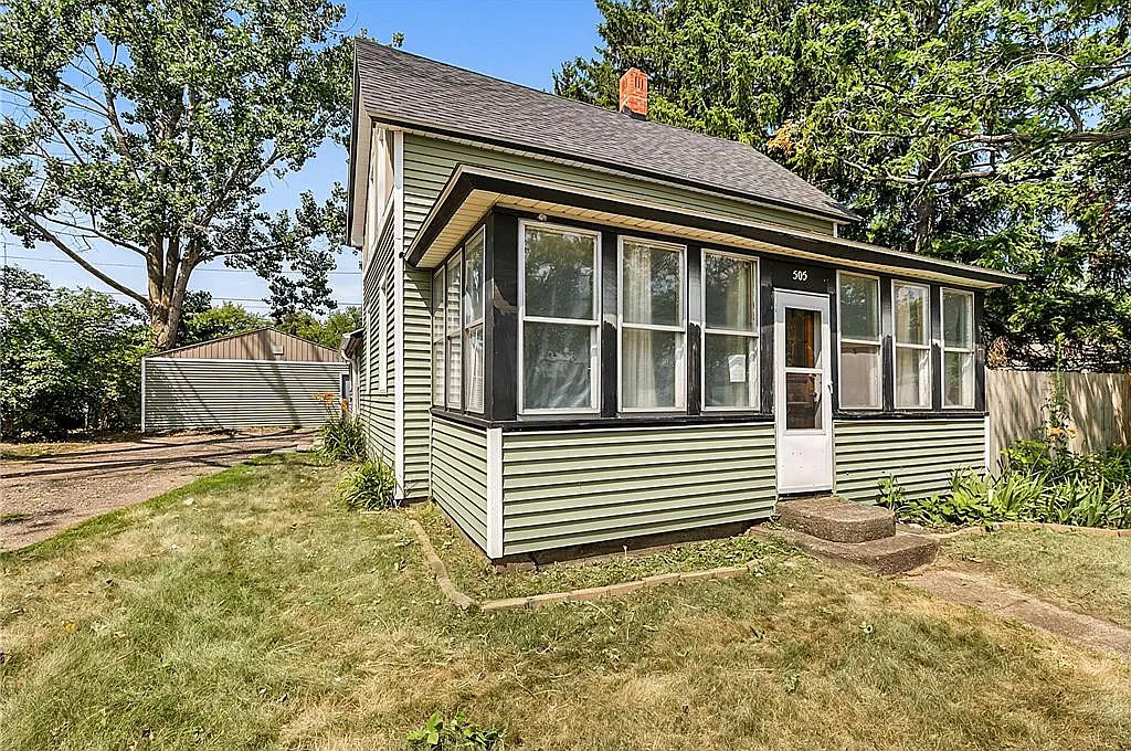 3 bed, 1584 sqft, $1,600 — Photo 1